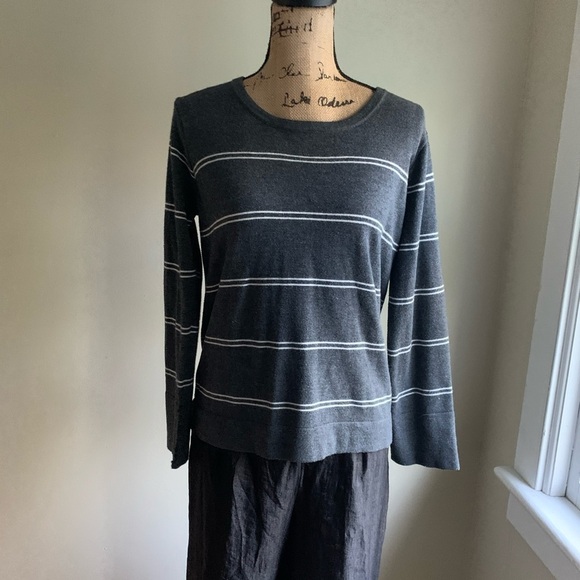 Heartloom Revolve grey white horizontal stripes backless sweater size M - Picture 9 of 12